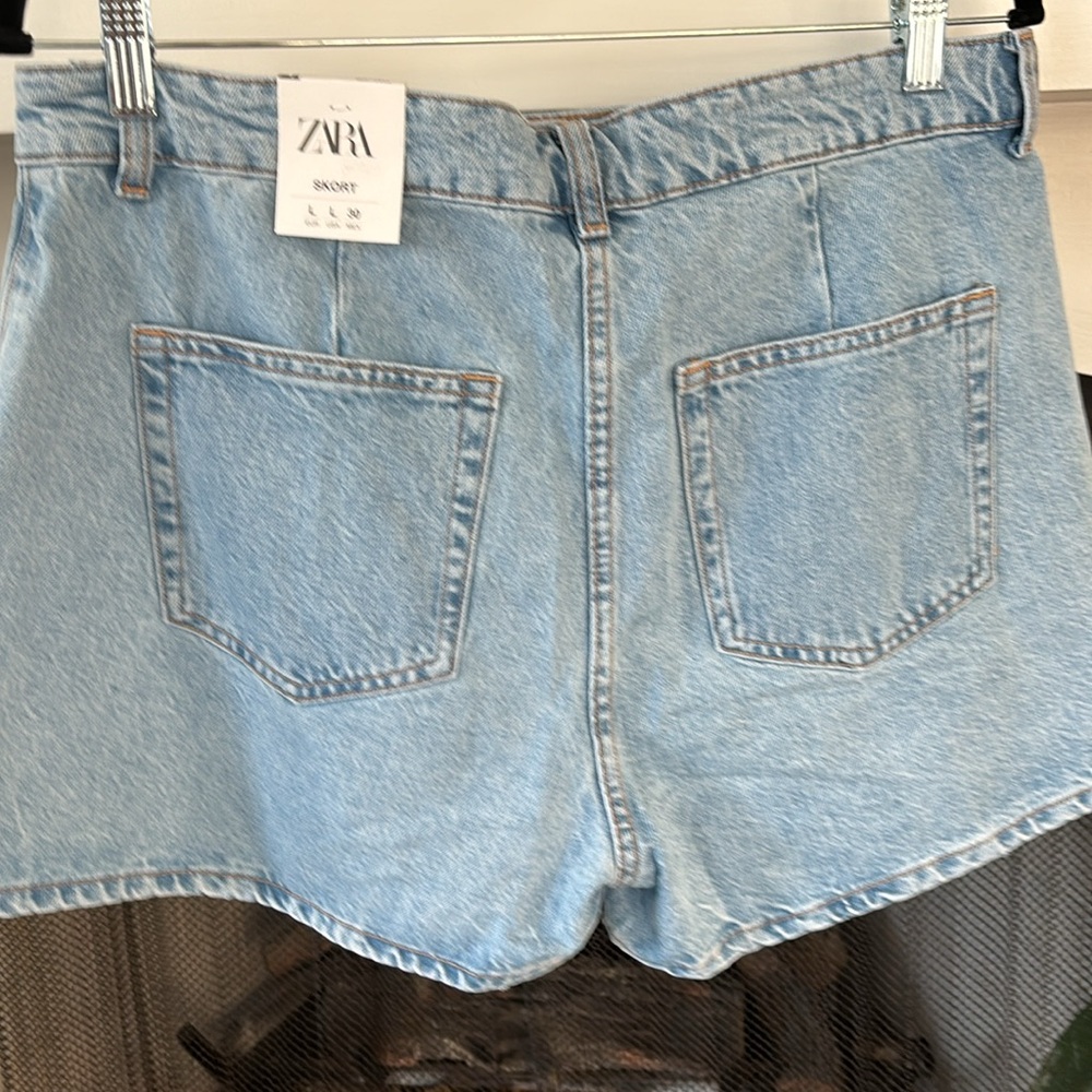 Zara - Picture 2 of 2